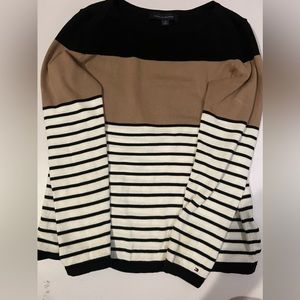 Lightweight Tommy Hillfiger sweater